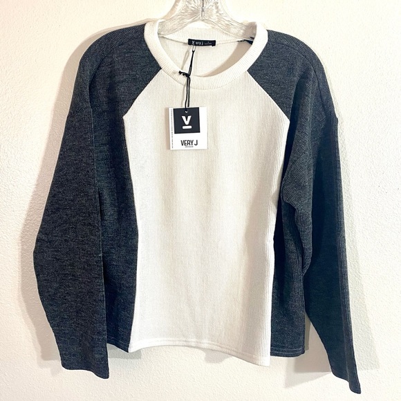 HEATHER CHARCOAL & white colorblock long sleeve TOP, NWT - Picture 11 of 16